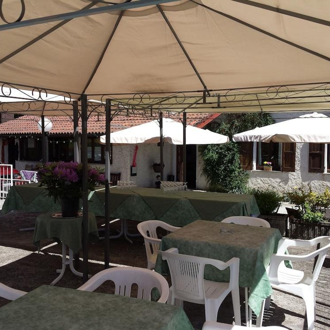 Il Rondanino Hotel Ristorante - Pellio Intelvi presso HRS con servizi  gratuiti