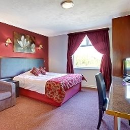 hotel woodford green