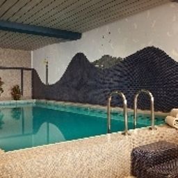 Pool Parkhotel Sonnenhof