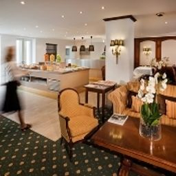 Breakfast room within restaurant Stachus