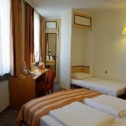  Golden Tulip Central Molitor