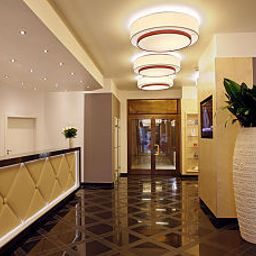 Recepción RAMADA Überseehotel