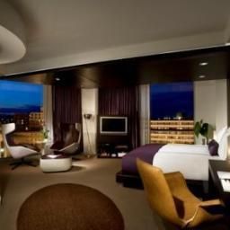 Suite Donovan House