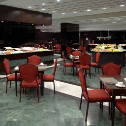 Salle du petit-déjeuner située dans le restaurant Meliá Sevilla