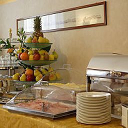 Buffet Carlton Capri