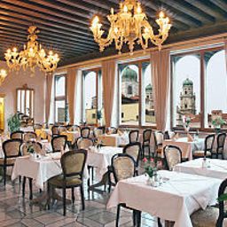 Breakfast room within restaurant Wilder Mann