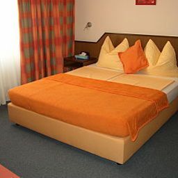Room Am Dom