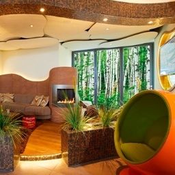 Hall Cocoon Stachus
