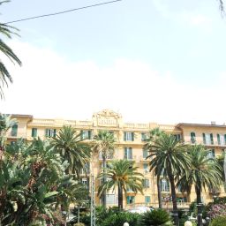 Exterior view Grand Hotel de Londres