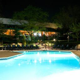 Бассейн Hilton Woodcliff Lake