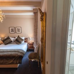  Ambassade Hotel