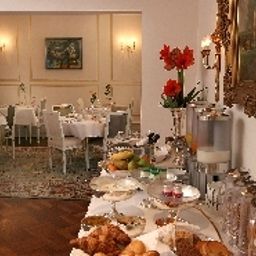 Buffet Ambassade Hotel