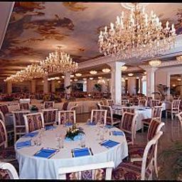 Sala de desayuno en el restaurante Alexander Palace