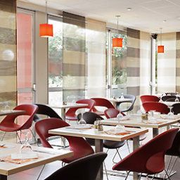 Sala śniadaniowa w restauracji ibis Abidjan Marcory