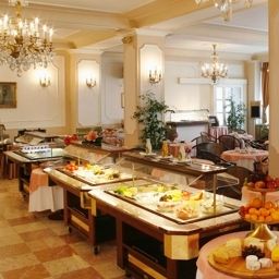 Sala de desayuno Ambassador Zlata husa