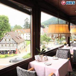 Salle du petit-déjeuner située dans le restaurant Harzer
