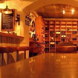 Shop Regina