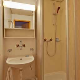 Badezimmer Waldhotel Unspunnen
