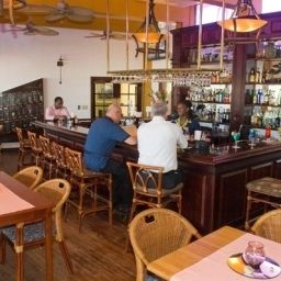 Bar Radisson Fort George Hotel and Marina