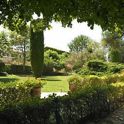 Ogród Auberge de Cassagne & Spa