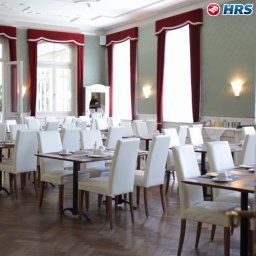 Salle du petit-déjeuner située dans le restaurant Bellevue