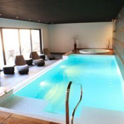 Piscina Le Chambard Chateaux et Hotels Collection