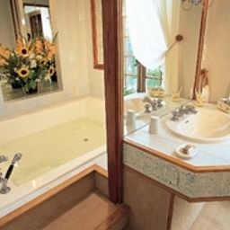 Cuarto de baño Chateau de Vault-de-Lugny Fotos