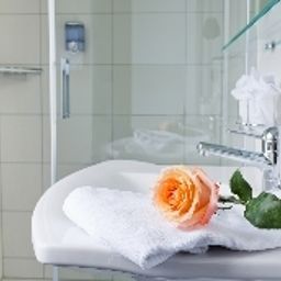 Cuarto de baño Parkhotel am See Fotos