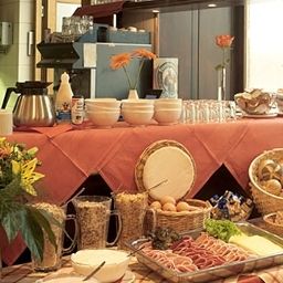 Buffet Smart Stay Hotel Station
