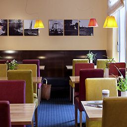 Sala de desayuno en el restaurante ibis Hamburg Alster Centrum