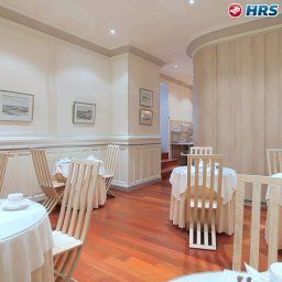 Salle du petit-déjeuner située dans le restaurant Best Western Grand Hotel Francais