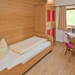 Room Berghotel Tirol