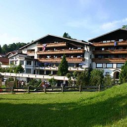 Exterior view Berghotel Tirol