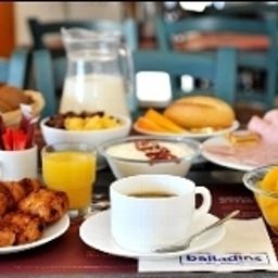 Breakfast room within restaurant Balladins Sarcelles