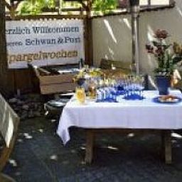 Terraza Zum Goldenen Löwen Fotos