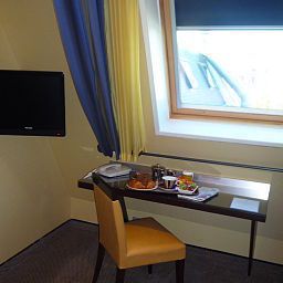 Room Le Cardinal