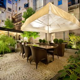 Garden Three Crowns