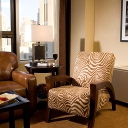  Crowne Plaza CHICAGO MAGNIFICENT MILE