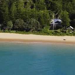 Фасад Kims Beach Hideaway
