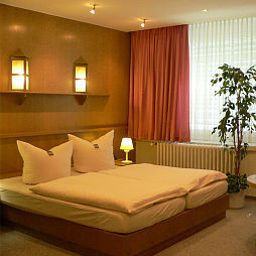 Habitación Days Inn (ex Andor Hotel Europa)