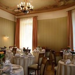 Sala de desayuno en el restaurante Ostoya Palace Fotos