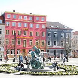 Am Hauptbahnhof Schwerin