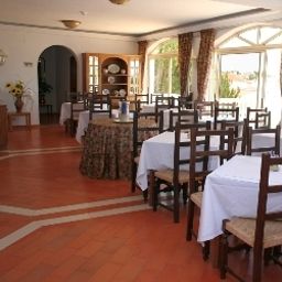 Salle du petit-déjeuner Santa Eulália Residencial