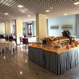Зал для завтрака Albornoz Palace Hotel Spoleto