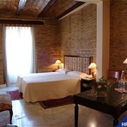 Chambre Ad Hoc Monumental