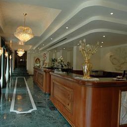 Recepción Best Western Globus