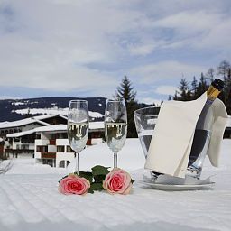Фасад Romantik Hotel Santer