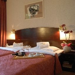  Demel