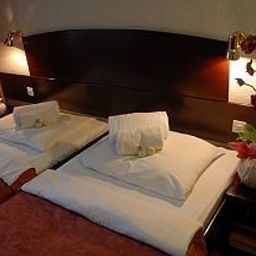 Room Demel