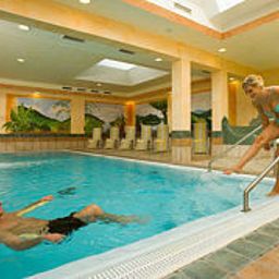 Basen Zum Schwarzen Bären Hotel-Restaurant